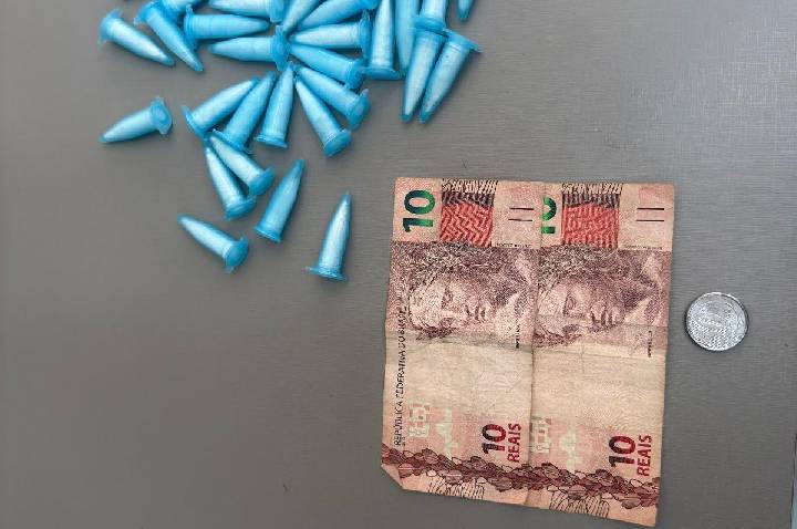 Adolescente é apreendido por tráfico de drogas em ponto conhecido de Leme