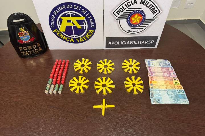 Adolescente é detido com cocaína e crack durante ação da PM em Leme