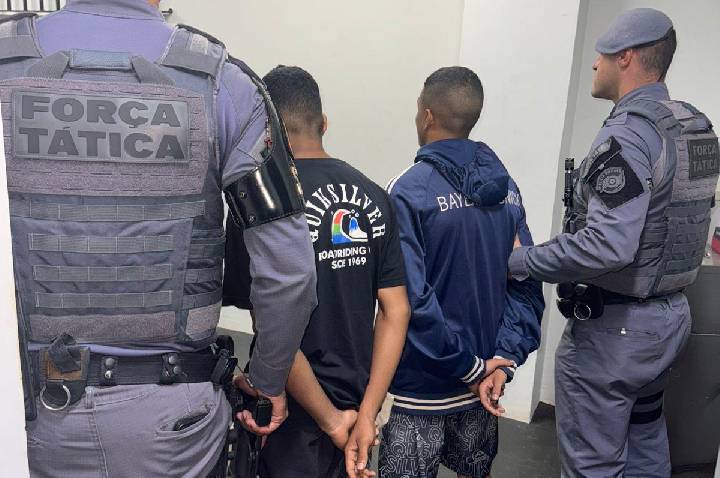 Adolescentes são detidos com drogas durante operação da PM em Leme