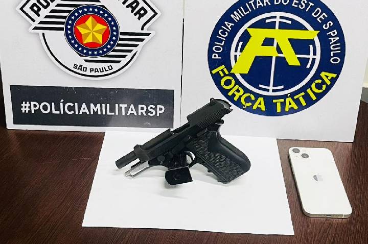 Homem é preso após PM localizar pistola e iPhone furtado em residência de Leme