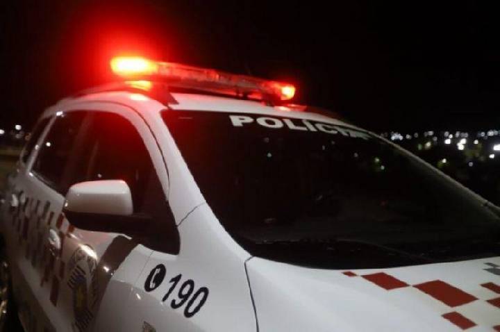 Mulher é presa durante operação da Polícia Militar em Leme