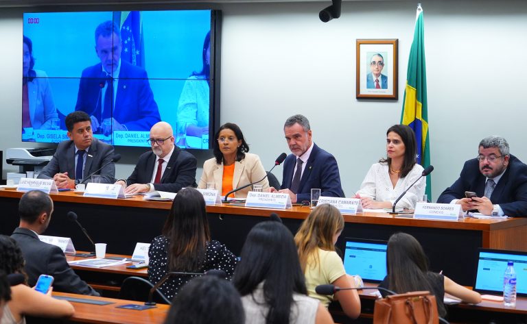 Anatel nega que novo regulamento prejudique consumidores dos serviços de telefonia