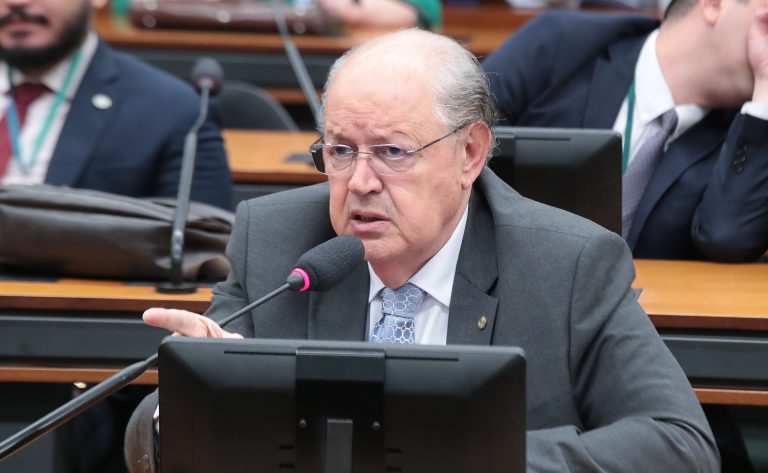 Comissão aprova projeto que altera regras do Programa Nacional de Microcrédito