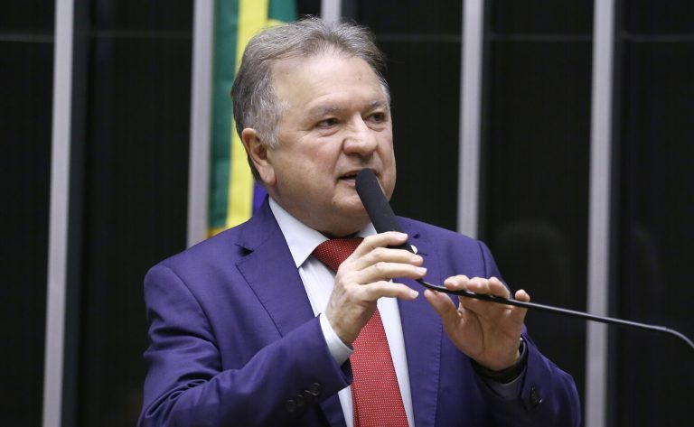 Comissão aprova uso de imóveis recebidos pela União para reforma agrária e habitação popular