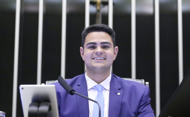 Comissão aprova vagas para pessoas com deficiência perto de entrada de escolas e hospitais