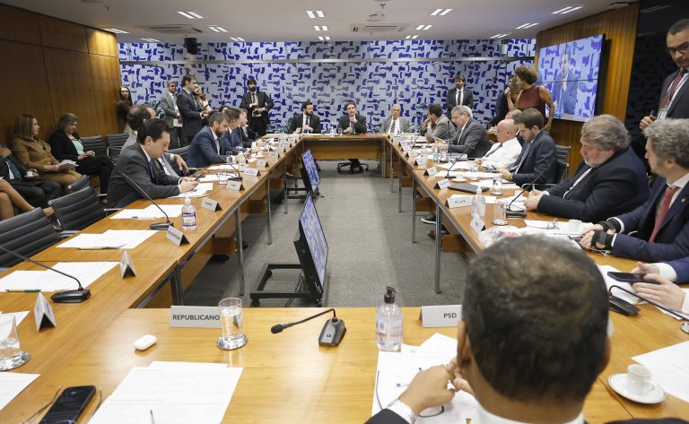 Líderes definem que PEC das prerrogativas parlamentares será votada amanhã