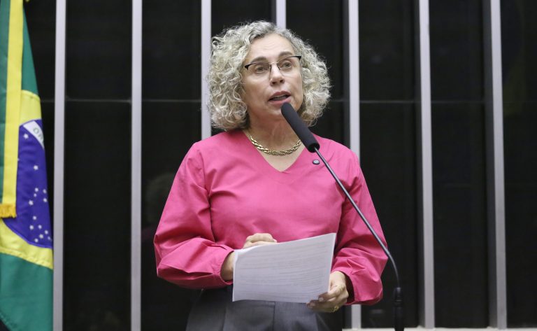 Comissão aprova atendimento prioritário para quem se autoagride