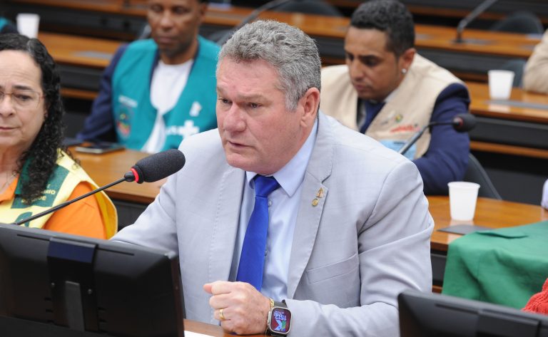 Comissão aprova projeto para ampliar combate à exploração sexual no setor turístico