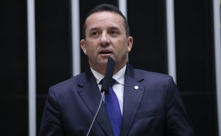 Comissão aprova reserva de recursos para qualificação profissional em telecomunicações