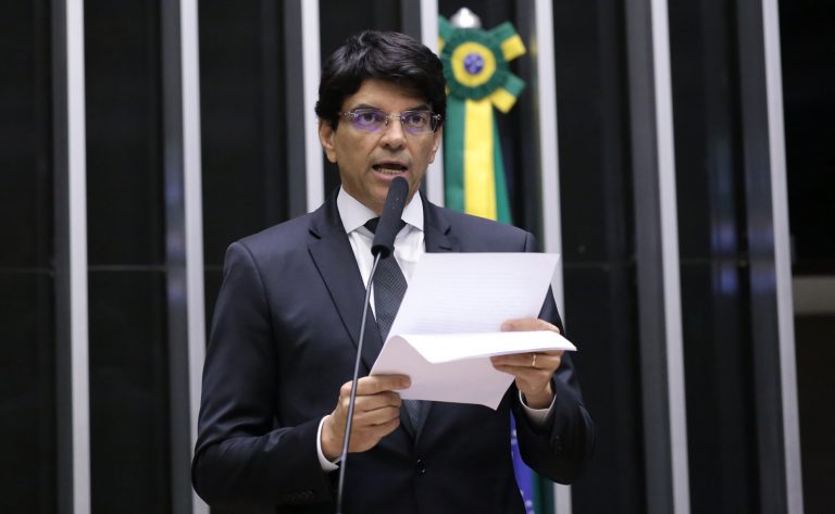Deputados aprovam em 1º turno o texto-base da PEC das Prerrogativas; acompanhe