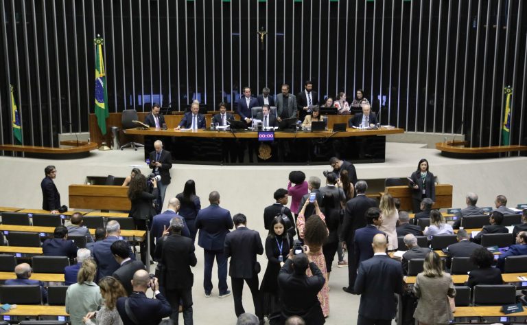 Especialistas defendem reforma administrativa com foco em melhores serviços e fim de privilégios