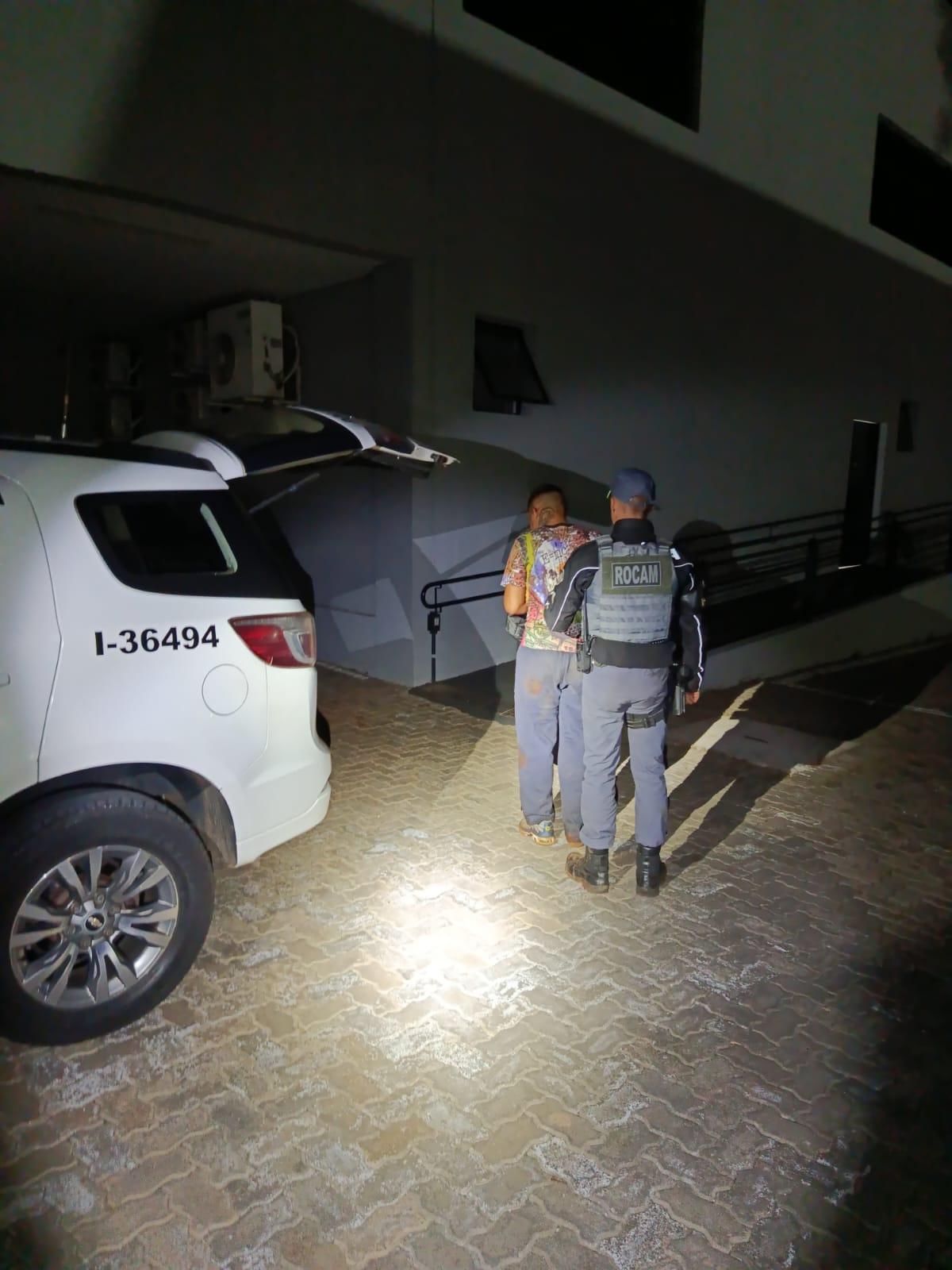 Menor é apreendido após conduzir moto roubada e fugir da polícia em Leme (SP)