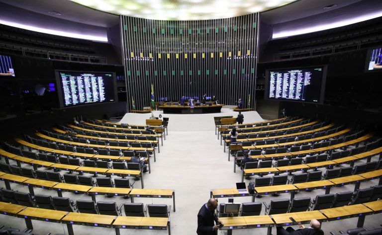 Câmara aprova novos critérios para Justiça decretar prisão preventiva