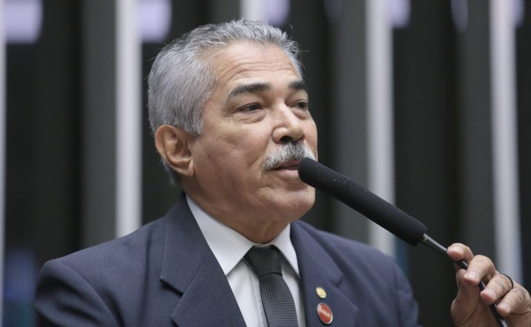 Comissão debate integração entre saberes tradicionais e medicina moderna