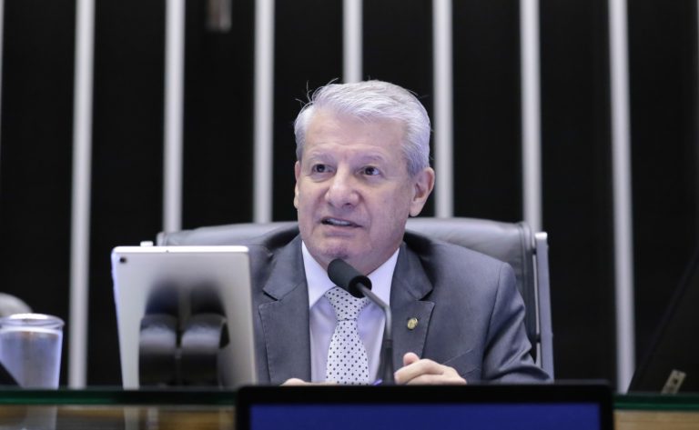 Comissão debate uso da protonterapia no tratamento de câncer