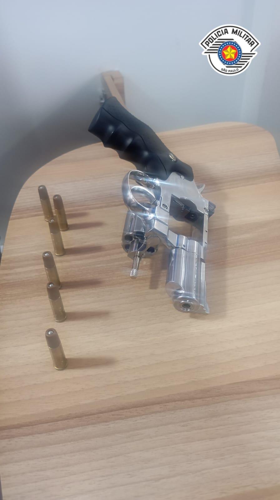 Idoso é preso após ameaçar funcionários em hospital de Limeira com réplica de arma de fogo