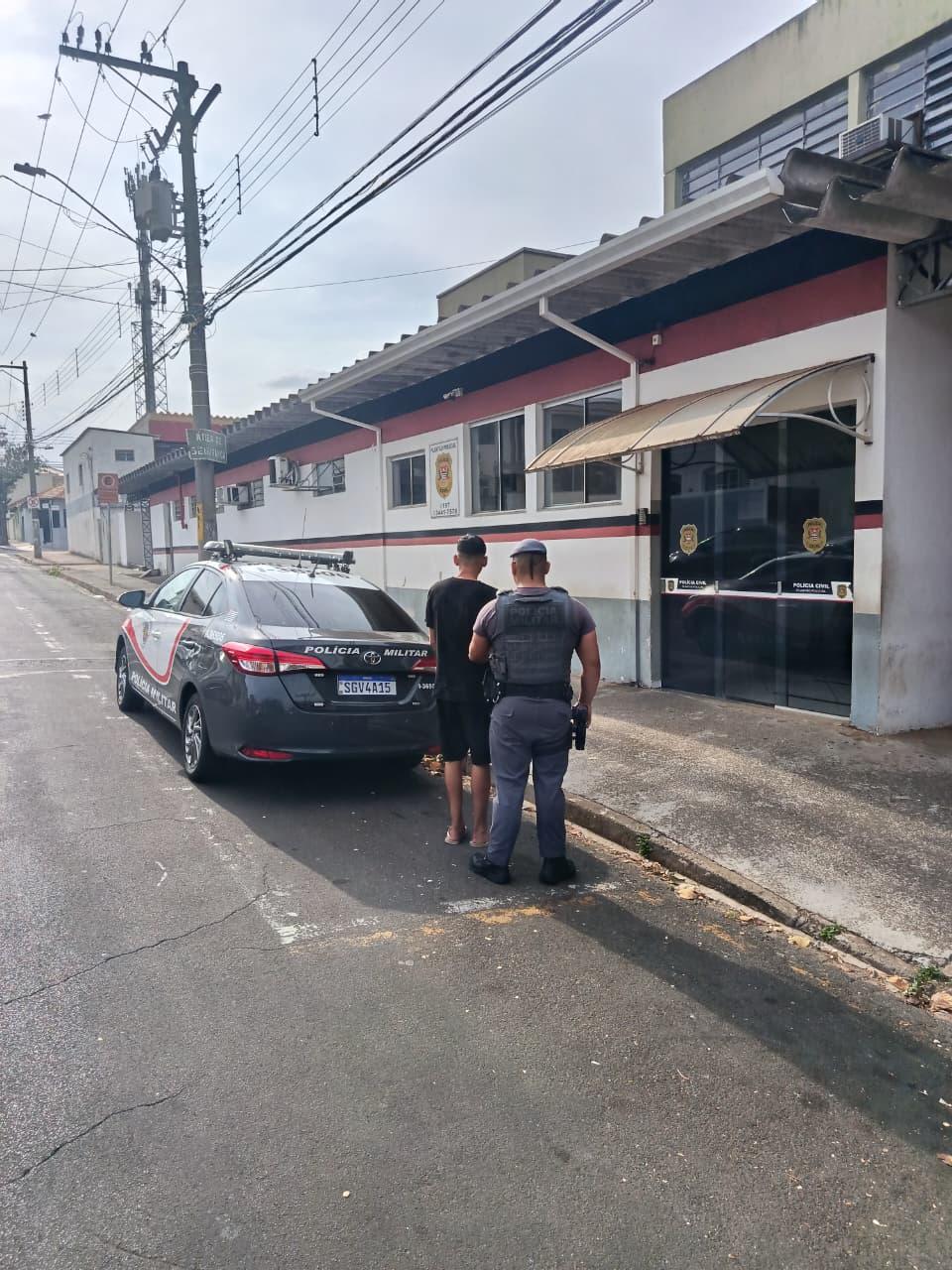 Jovem é preso por tráfico de drogas em Limeira durante patrulhamento policial