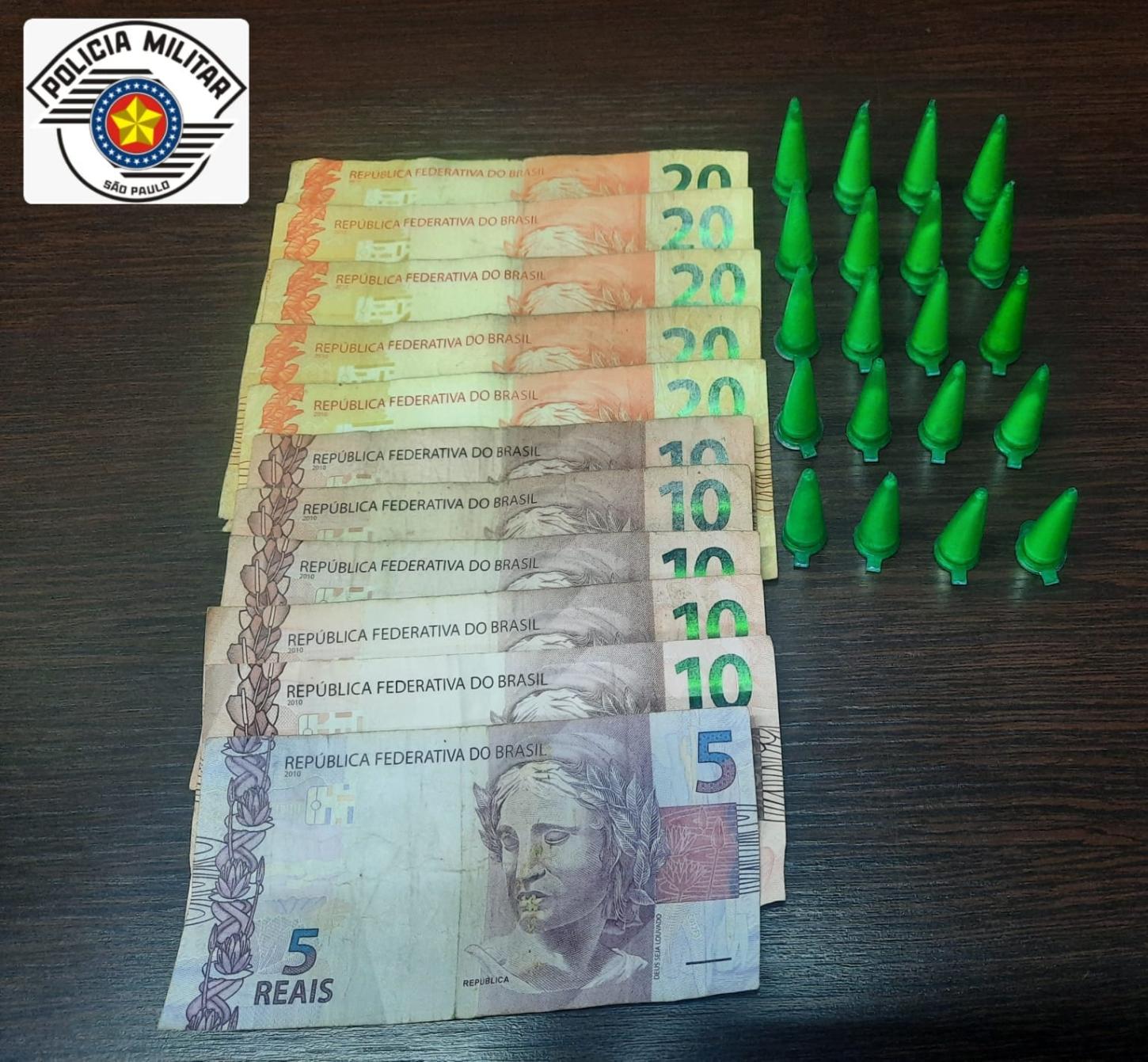 Menor é apreendido por tráfico de drogas durante patrulha em Leme