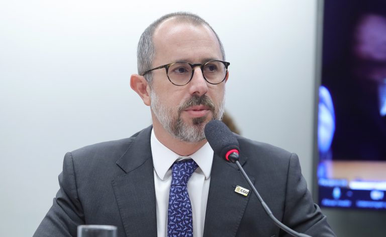 Ministro da Controladoria Geral da União fala à CPMI do INSS nesta quinta-feira