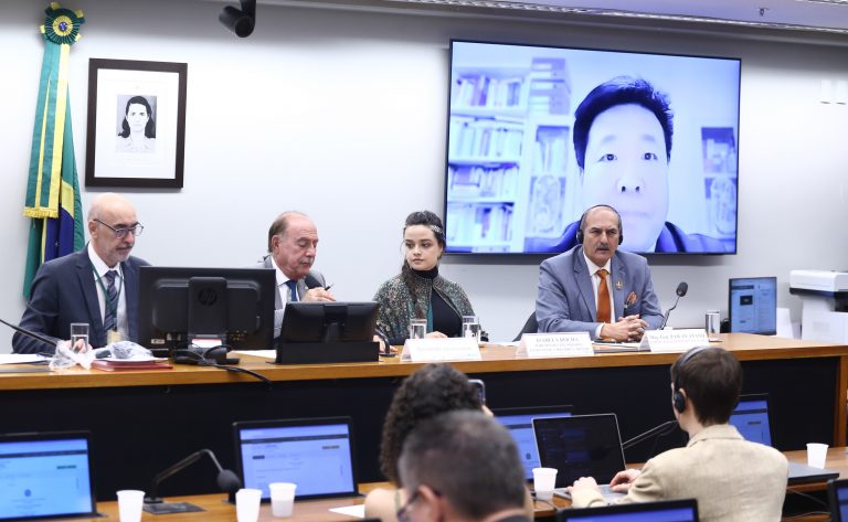 Participantes de debate apontam dependência do Brasil em relação às big techs