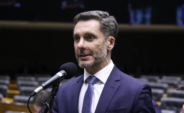 Proposta permite a manutenção de ex-cônjuge em plano de saúde