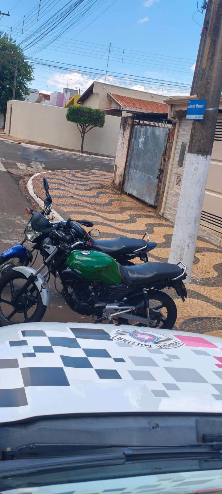 PM prende suspeito e apreende moto adulterada durante Operação Impacto em Leme