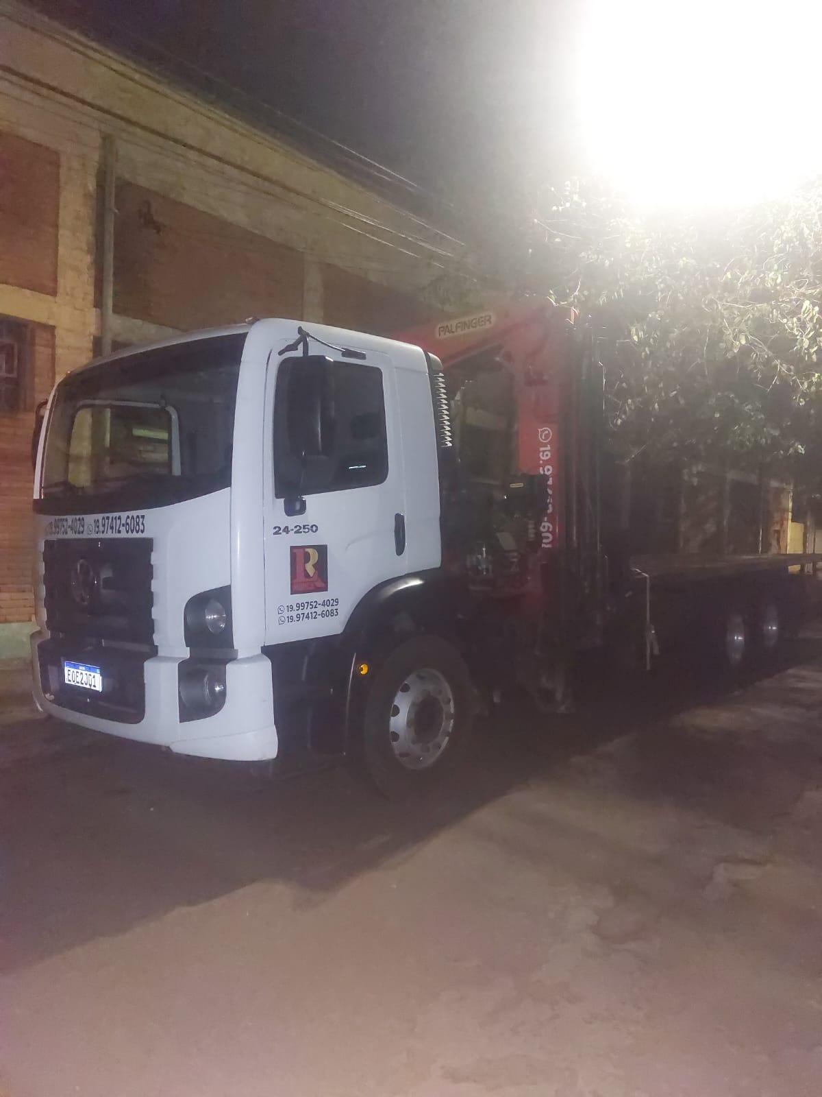 Polícia Militar descobre oficina usada para adulterar caminhões furtados em Pirassununga