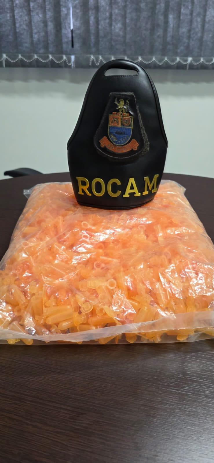 Adolescente é abordado com mil flaconetes e droga durante operação em Leme (SP)