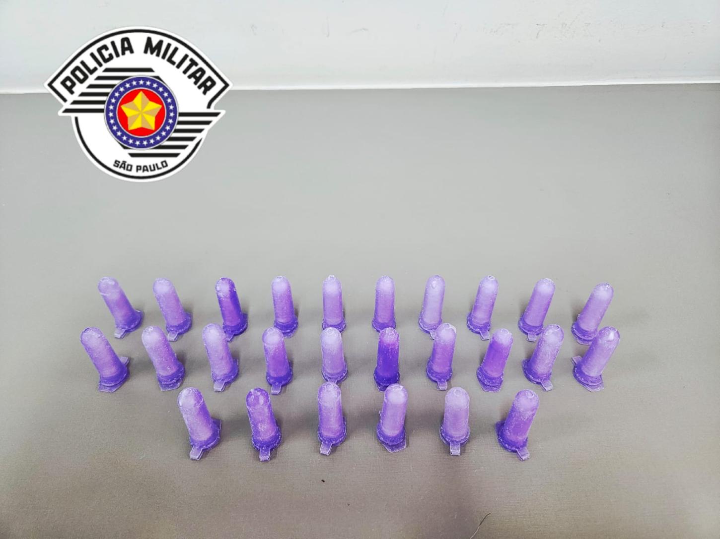 Polícia Militar prende homem por tráfico de drogas no Jardim Empyreo, em Leme