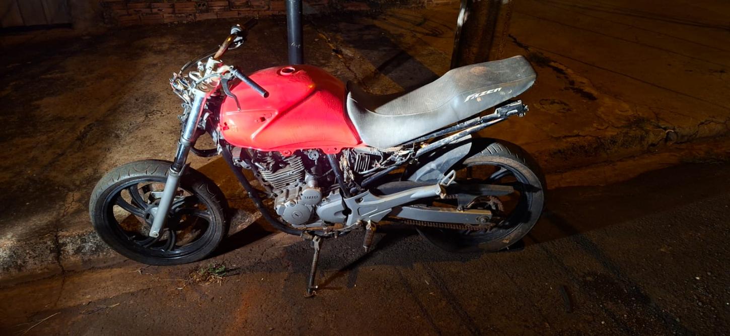 Homem é detido com motocicleta sem identificação em Leme