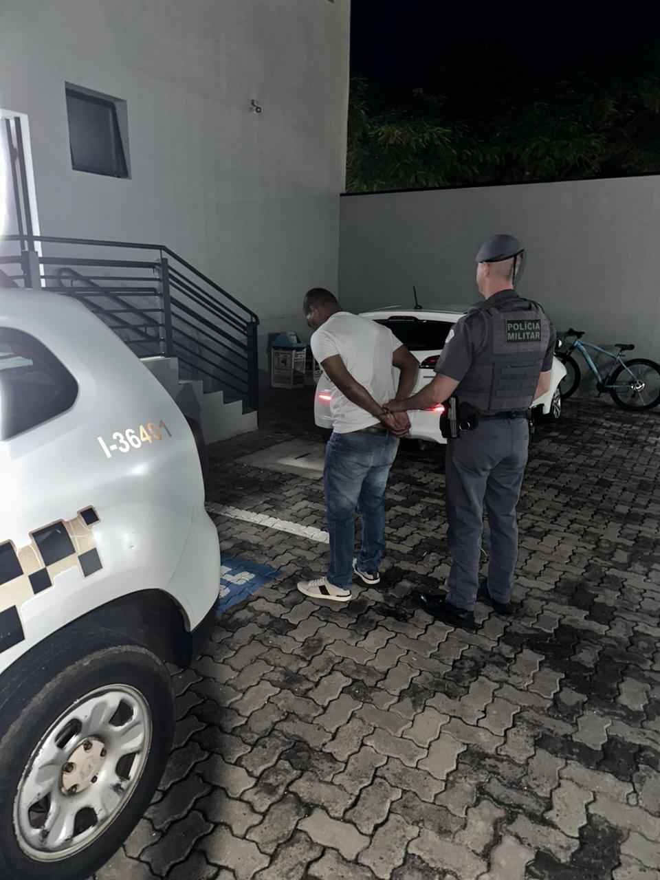 Homem é preso em flagrante por violência doméstica no Jardim Presidente, em Leme (SP)