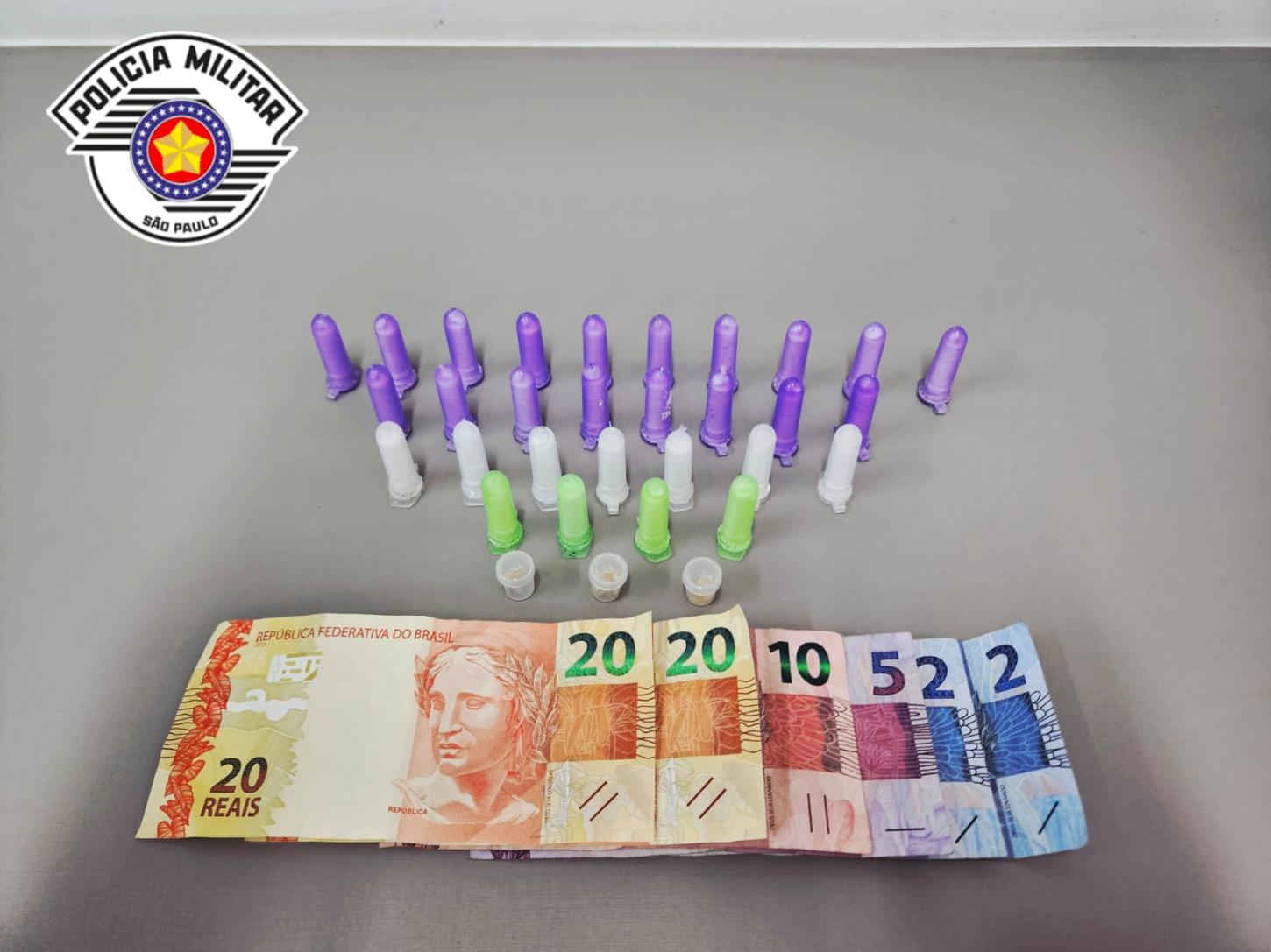 Homem é preso por tráfico de drogas durante patrulhamento da Polícia Militar em Leme