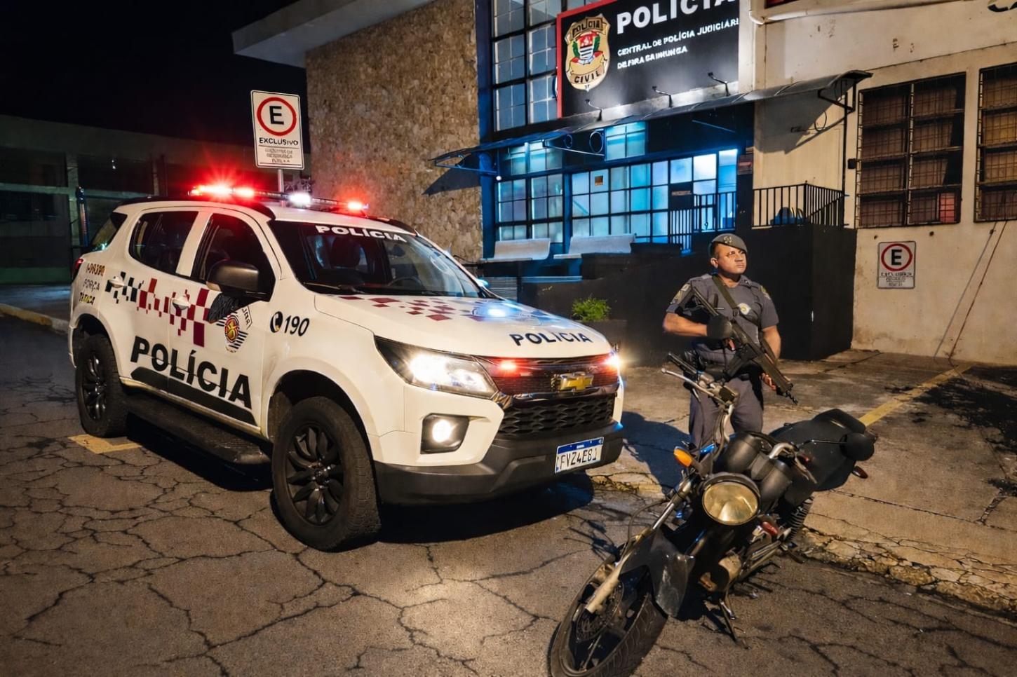 Homem é preso por tráfico de drogas durante patrulhamento em bairro de Leme
