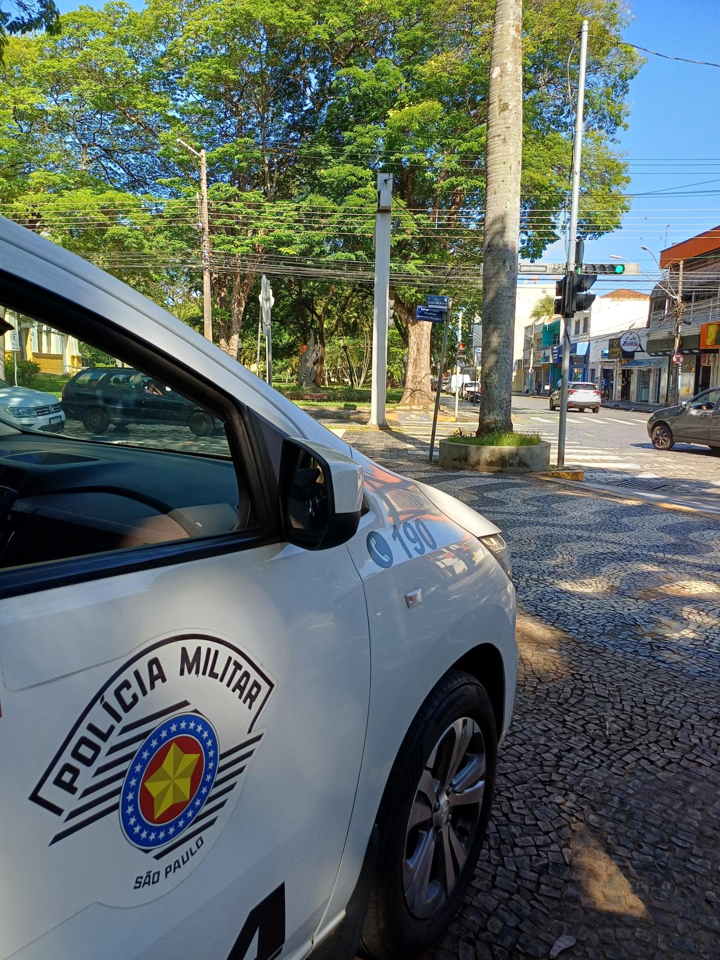 Homem é preso por violência doméstica e descumprimento de medida protetiva em Leme