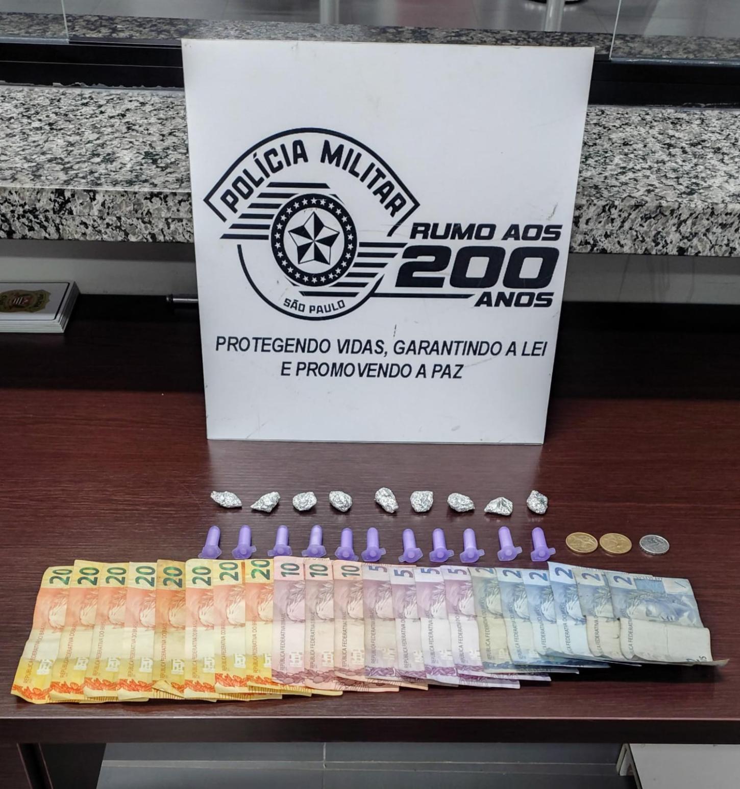 Jovem é preso por tráfico de drogas após abordagem policial em Leme