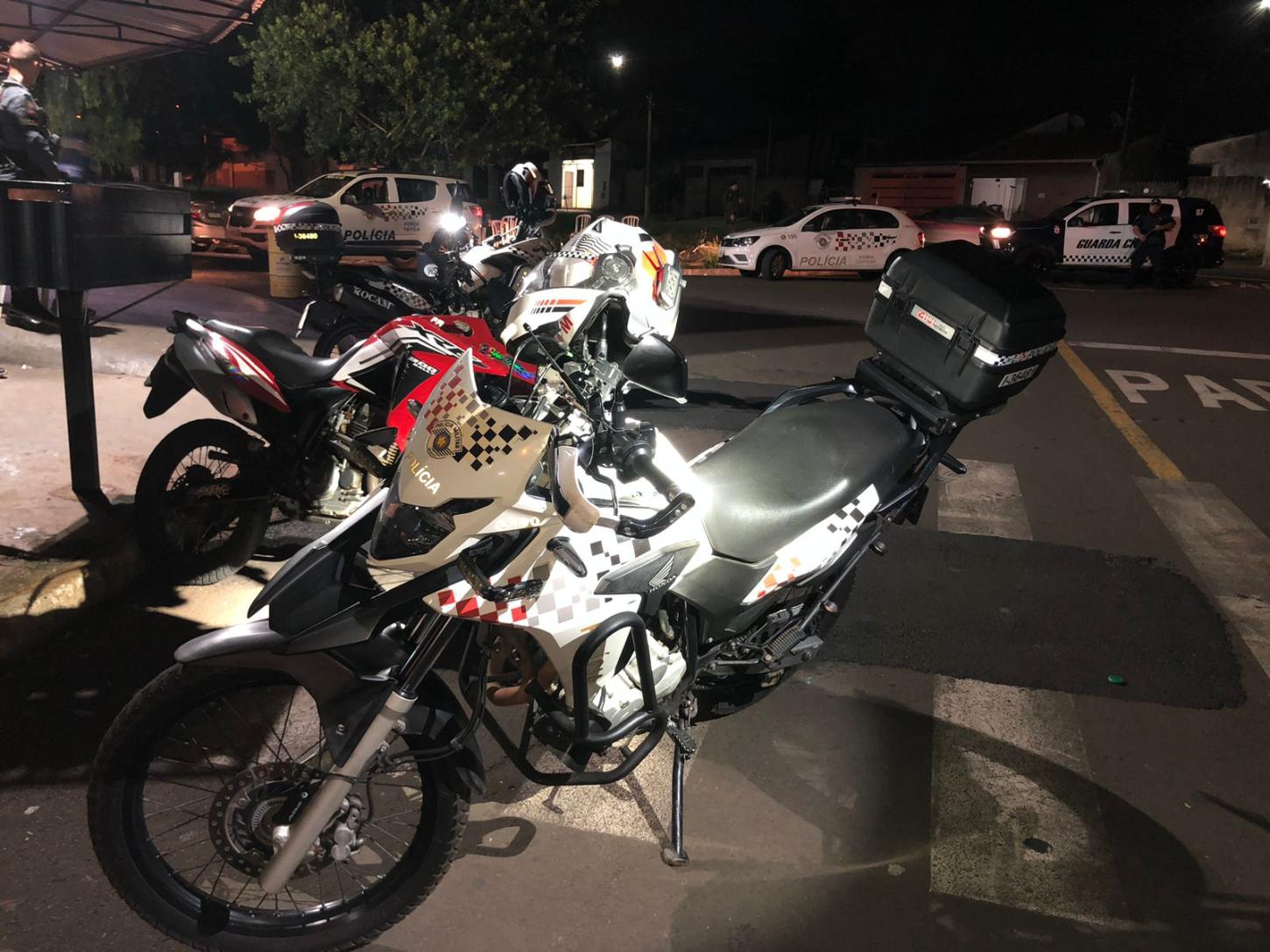 Polícia Militar do Estado de São Paulo intensifica fiscalização em bares durante Operação Bar em Leme