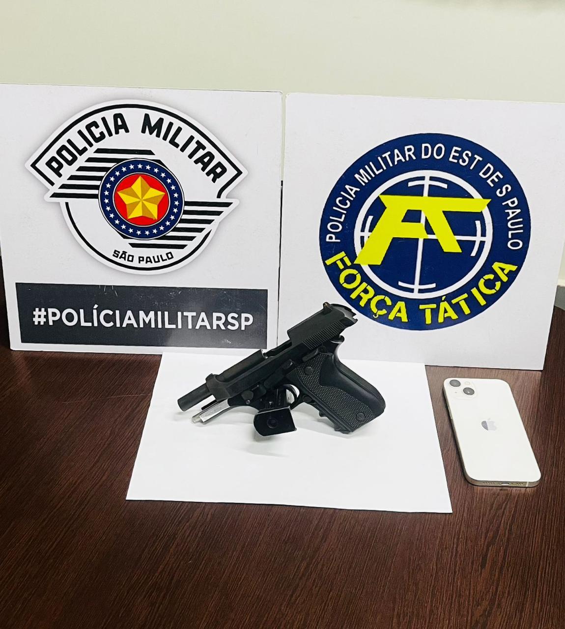 Homem é preso após PM localizar pistola e iPhone furtado em residência de Leme
