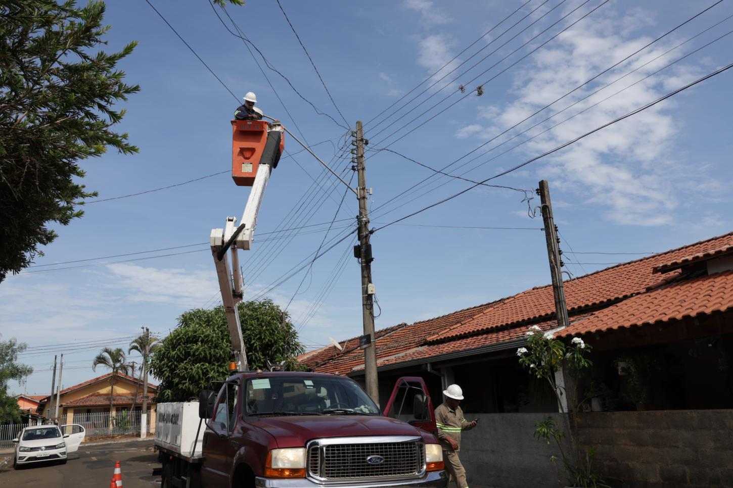 Leme inicia modernização da iluminação pública com investimento milionário