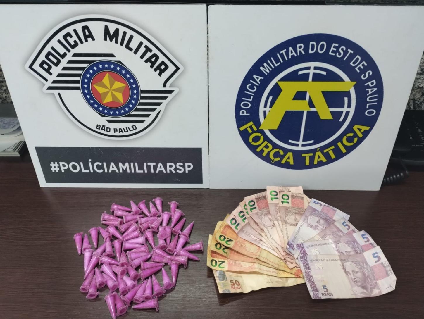 PM prende homem e apreende porções de cocaína em área conhecida por tráfico em Leme